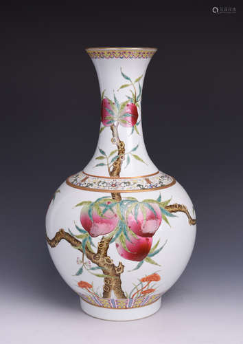 FAMILLE ROSE 'PEACHES' VASE