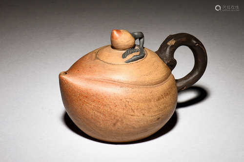 YIXING ZISHA 'PEACH' TEAPOT