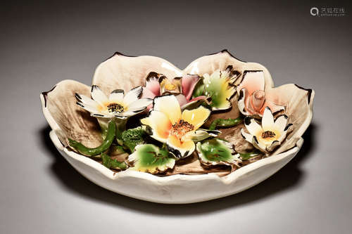 ITALIAN CAPODIMONTE PORCELAIN 'FLOWERS' DISH