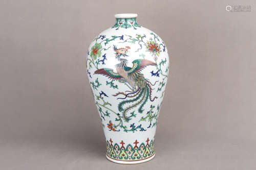 DOUCAI 'PHOENIX AND DRAGON' VASE, MEIPING