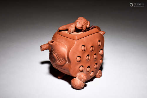 YIXING ZISHA 'LOTUS SEEDPOD' TEAPOT