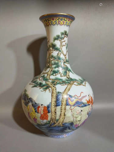 17-19 CENTURY, A KIDS PATTERN VASE , QING DYNASTY