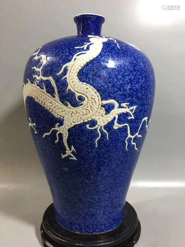 A DRAGON PATTERN BLUE GLAZED PLUM VASE