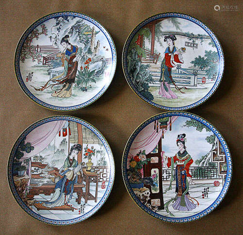 A SET OF MAID PATTERN PAINTING PLATE