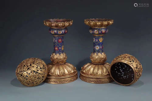 17-19TH CENTURY, A PAIR OF CLOISONNE HAT DESIGN HOLDERS, QING DYNASTY