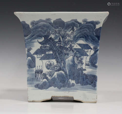 A Chinese blue and white porcelain jardinière, late Qing dynasty, of flared square section,