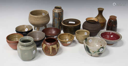 A collection of studio pottery, including a Bill Crumbleholme pot and cover, decorated in a brown