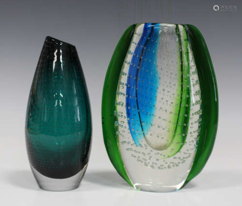 A green tinted bubble control vase in the style of Gunnel Nyman, mid-20th century, of swollen