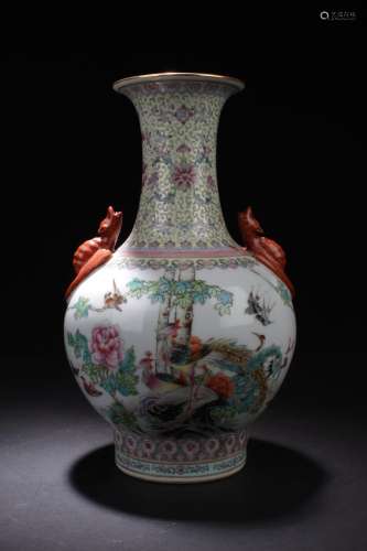 Chinese Antique Famille Rose Porcelain Vase