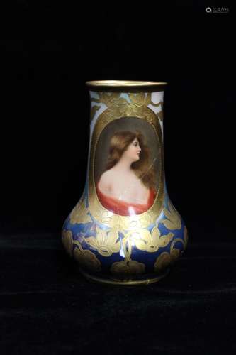 Royal V Porcelain Vase, Mark