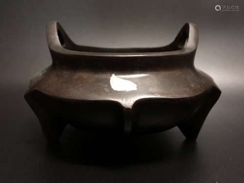 Chinese Bronze Tripod censer