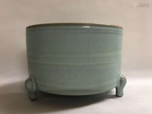 Chinese Ru Ware Tripod Censer