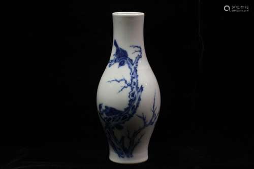 Chinese Blue and White Porcelain Vase, Mark