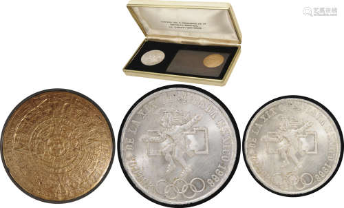 1968年 墨西哥 奧運紀念銀幣 及 1970年 銅鍍金 紀念章套裝 連盒 (由墨西哥總統贈送給各國領事)
