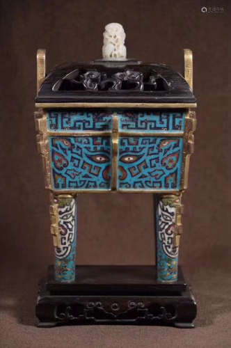 17-19TH CENTURY, A CLOISONNE BEAST DESIGN TRIPOD STOVE, QING DYNASTY