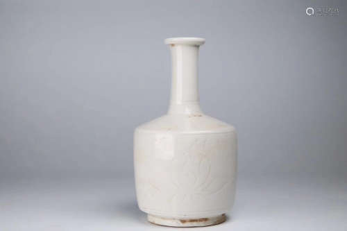 10-12TH CENTURY, A DING KILN LOTUS PATTERN HIGH-NECK VASE, SONG DYNASTY