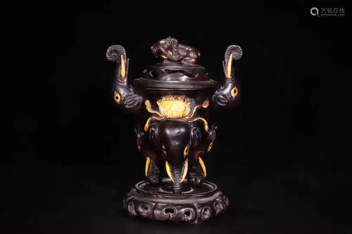 AN ELEPHANT DESIGN ROSEWOOD CENSER