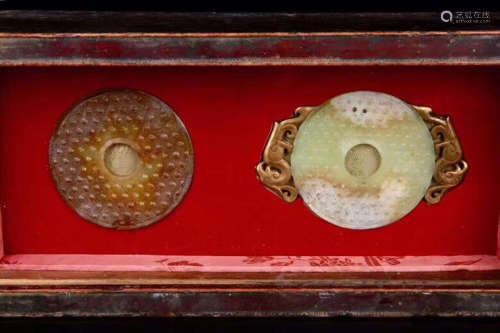 A PAIR OF OLD JADE ORNAMENTS