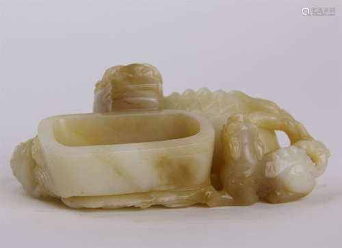 CHINESE JADE BEAST BRUSH WASHER