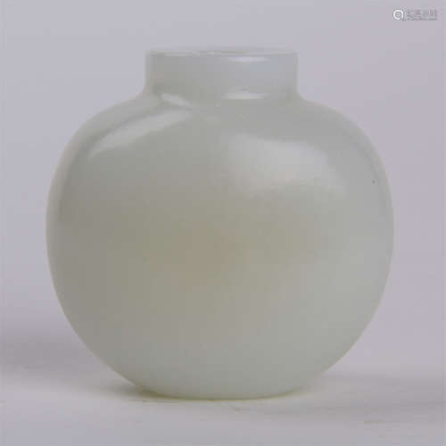 CHINESE WHITE JADE SNUFF BOTTLE