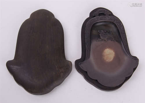 CHINESE DUAN STONE BELL SHAPED INKSTONE WITH ROSEWOOD CASE