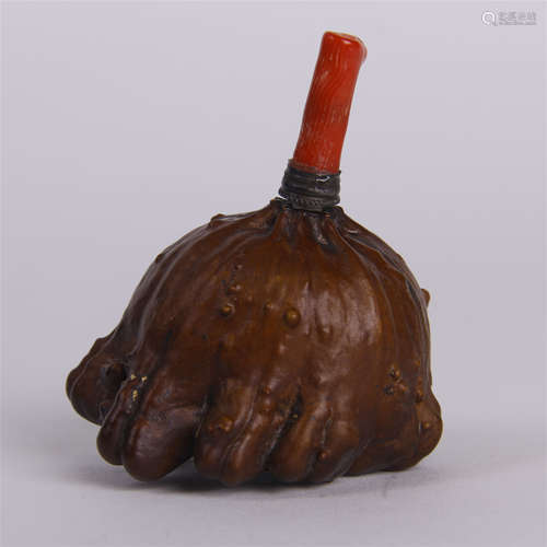 CHINESE GOURD SNUFF BOTTLE WITH CORAL STOPPER