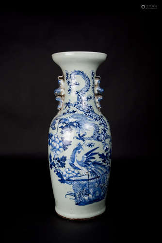 Qing，Pea Green Dragon Vase