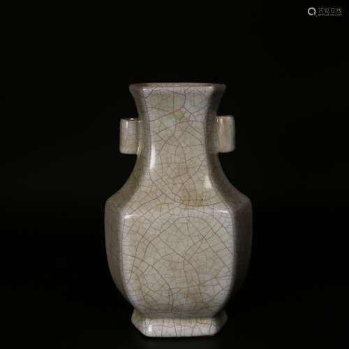 A Chinese Ge-type Vase with Two Handles