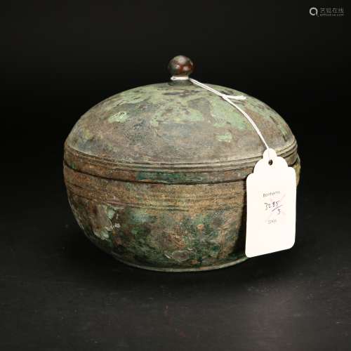 A Chinese Archaic Bronze Lidded Container