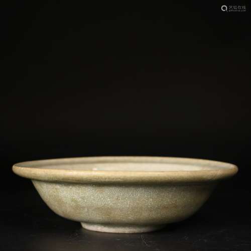 A Chinese Yue Yao Green-Glazed Bowl