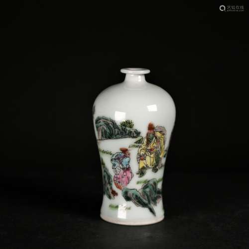 A Chinese Small Porcelain Vase, Qing Dynasty.