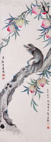 CHINESE SCROLL PAINTING OF MONKEY AND PEACH