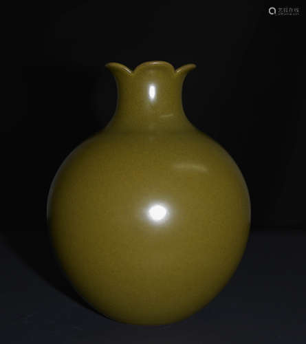 Chinese Tea Dust Glaze Porcelain Vase