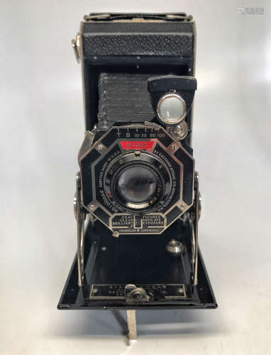 SIX-16 KODAK Camera