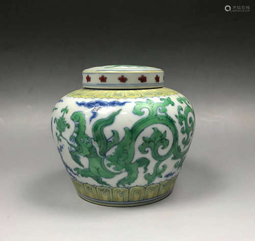 Chinese Famille Verte Porcelain Jar