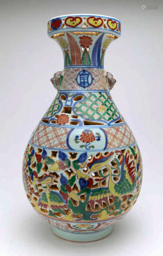 Qing Dynasty famille rose vase