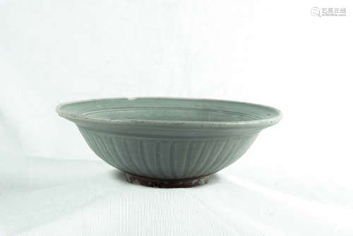 Chinese celadon glazed bowl