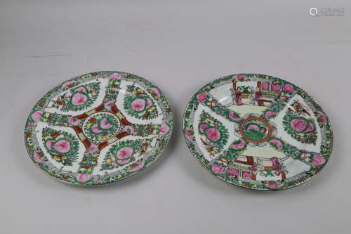 A pair of Chinese famille rose plate
