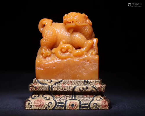 A TIANHUANG SOAPSTONE BEAST SEAL