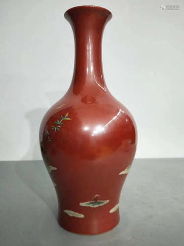 A RED GLAZE FIGURE PATTERN VASE