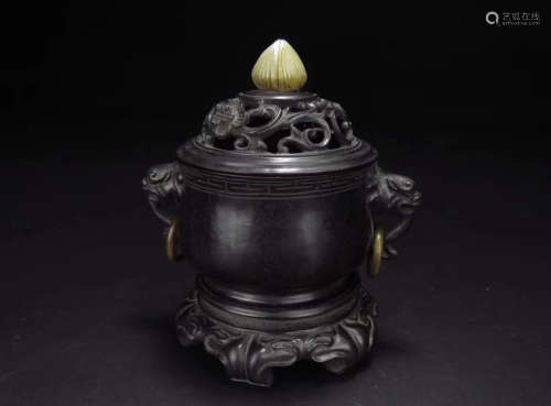 A ZITAN WOOD HOLLOW DESIGN COVER CENSER