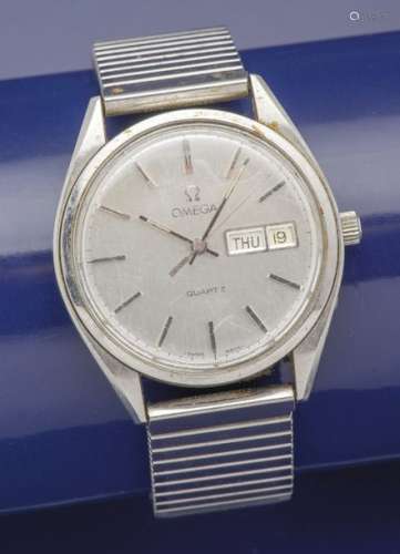 OMEGA vers 1975		Montre en acier de forme ronde ...