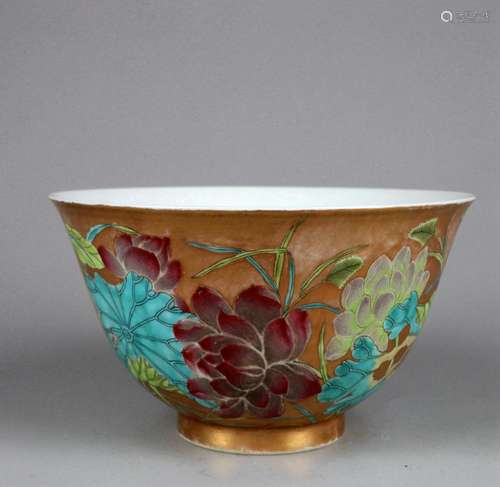 A Golden-ground Famille Rose Lotus Bowl, Qing Dynasty