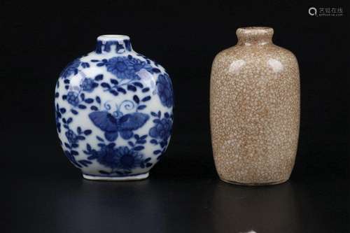 A Ge Glazed Snuff Bottle and A Blue and White Snuff Bottle, Qing Dynasty