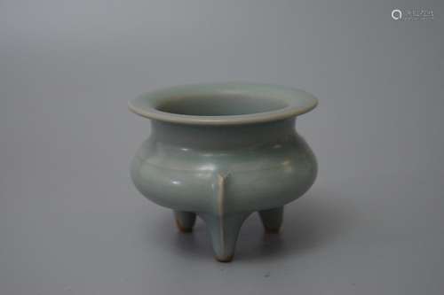 A Small Longquan Celadon Incense Burner, Song Dynasty