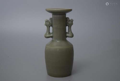 A Longqaun Vase With Phoenix Handles, Song Dynasty