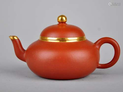 A Red Clay Tea Pot with 'Meng Chen Zhi' Mark, Qing Dynasty