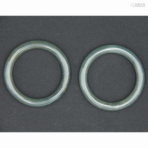 CHINESE PAIR OF JADEITE BANGLES