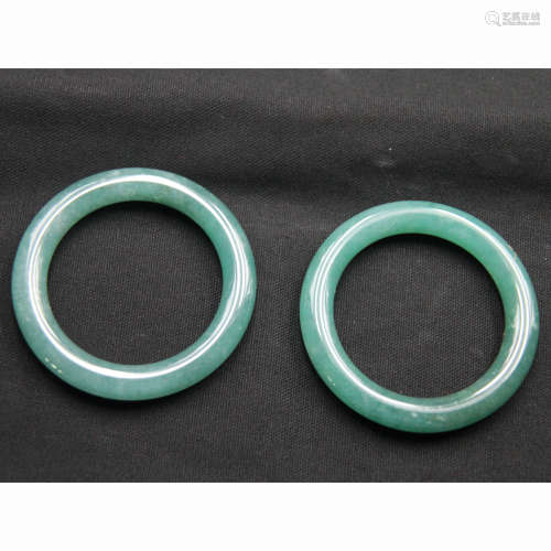 CHINESE PAIR OF JADEITE BANGLES