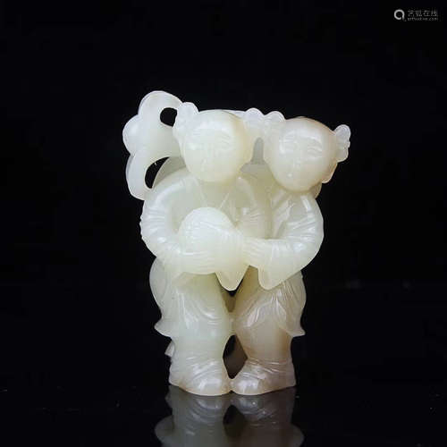 17-19TH CENTURY, A KID DESIGN OLD HETIAN JADE ORNAMENT, QING DYNASTY